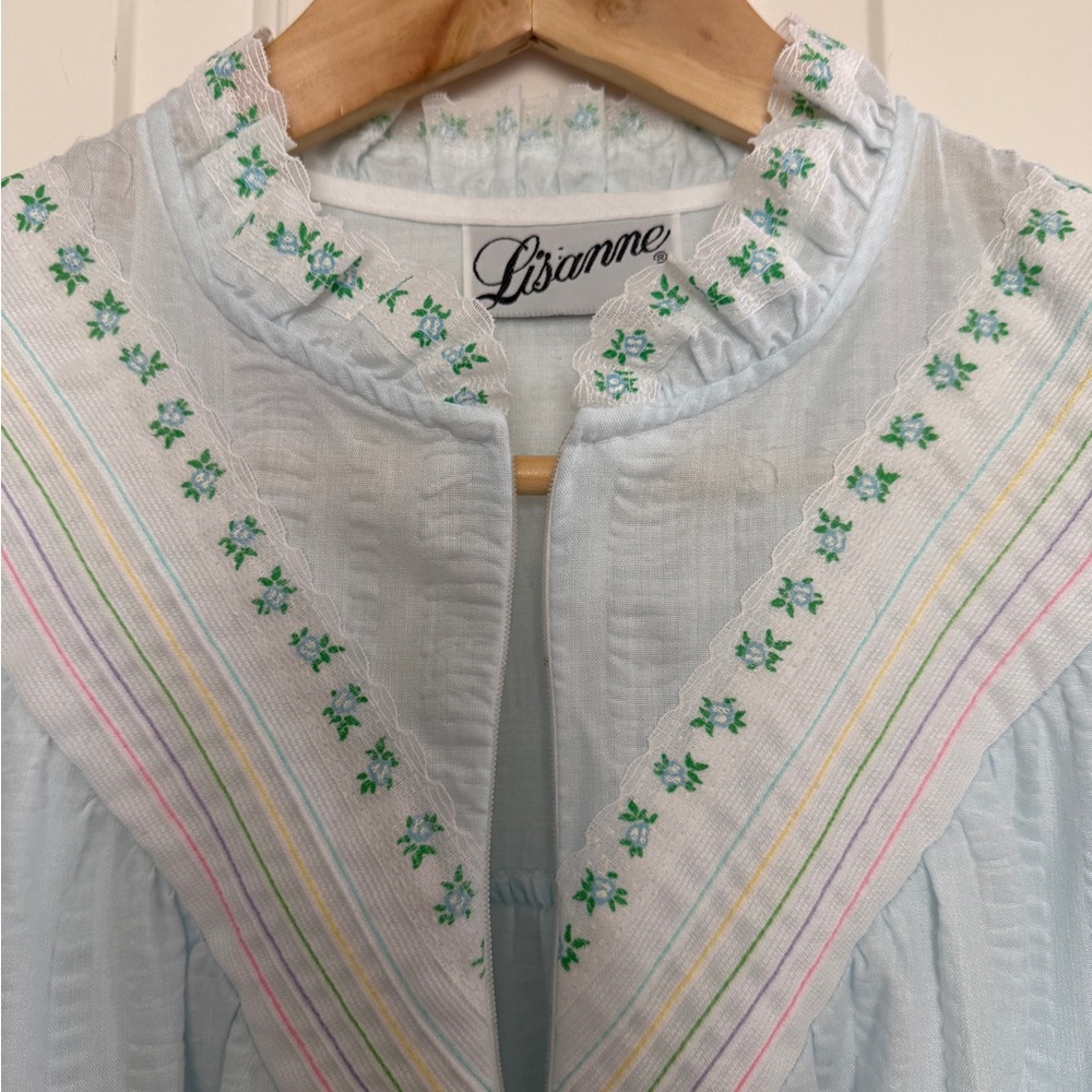 Lisanne Lightweight Embroidered House Dress Sz Small Lt Blue